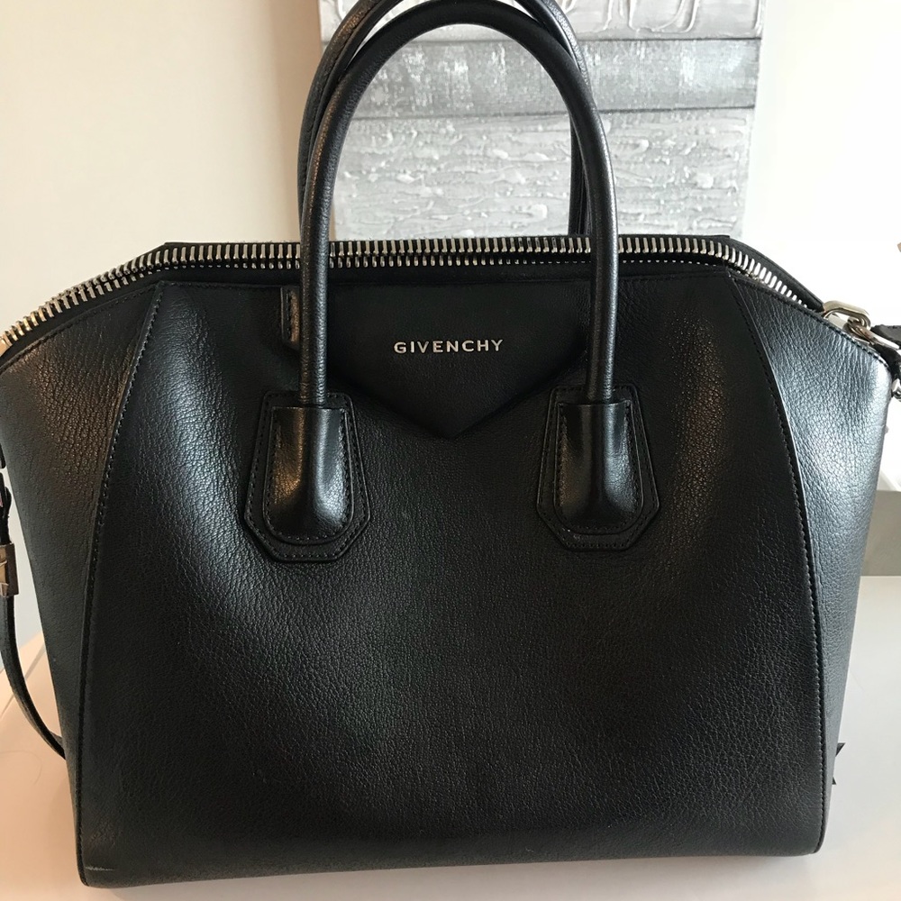 Givenchy Antigona Medium